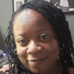 Meet your Posher, Charlita